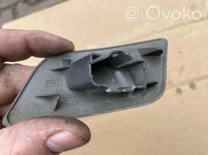 Citroen C4 I Picasso Abdeckung Blende Scheinwerferreinigungsanlage 9656681377