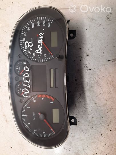Seat Toledo II (1M) Speedometer (instrument cluster) 1M0920820A