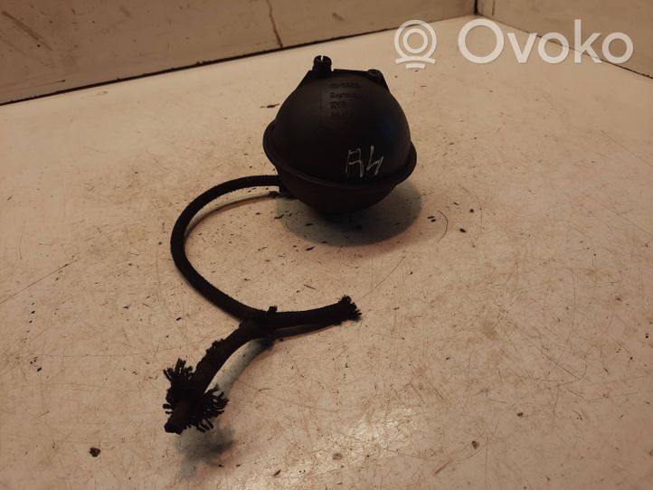 Audi A4 S4 B5 8D Serbatoio del vuoto 054129808