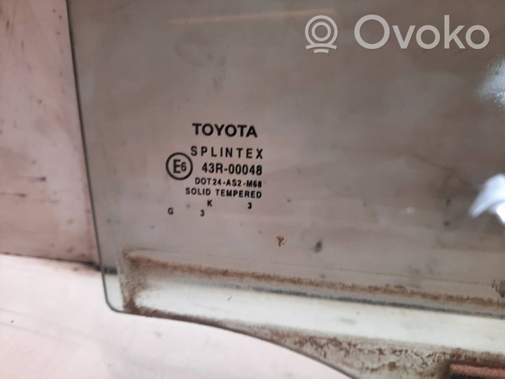 Toyota Avensis T250 Vetro del finestrino della portiera posteriore 43R00048