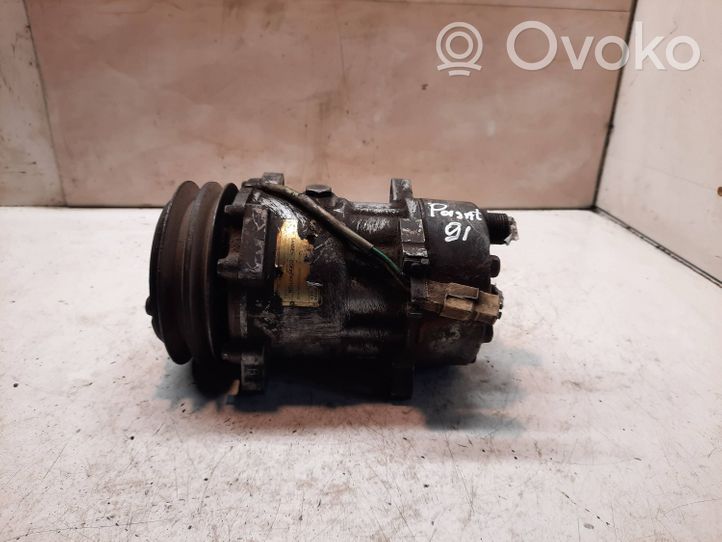 Volkswagen PASSAT B3 Ilmastointilaitteen kompressorin pumppu (A/C) 357820803C