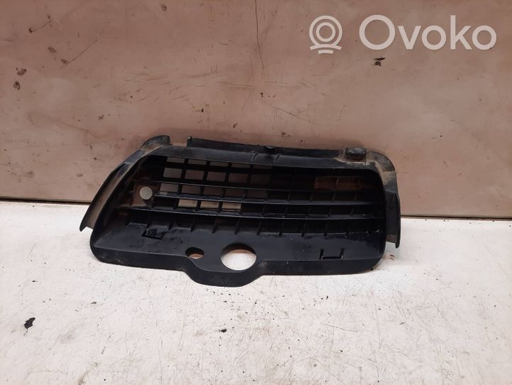 Volkswagen Golf III Grille inférieure de pare-chocs avant 1H6853666