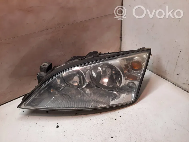 Ford Mondeo Mk III Lampa przednia 1S7113006AK