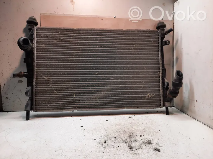 Ford Mondeo Mk III Dzesēšanas šķidruma radiators 2S718005DB