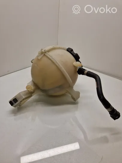 BMW 8 G15 Coolant expansion tank/reservoir 8610654