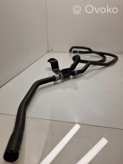 Toyota Auris E180 Engine coolant pipe/hose 922592