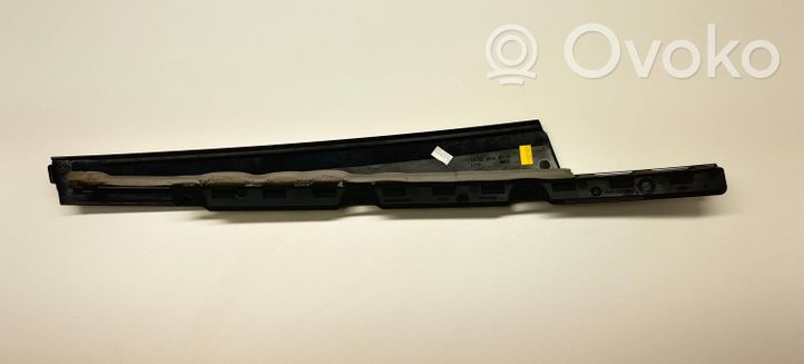 Audi Q7 4M Front door glass trim molding 4M0837902