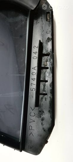 Mitsubishi Lancer VIII Szyba karoseryjna drzwi tylnych 5740A0420