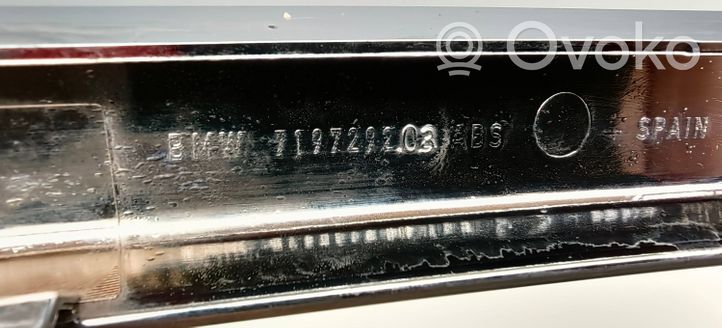 BMW 7 F01 F02 F03 F04 Listwa zderzaka przedniego 7197392