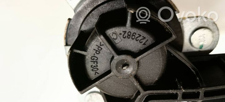 Skoda Fabia Mk3 (NJ) Ręczny podnośnik szyby drzwi tylnych 122982