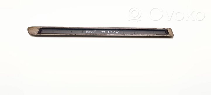 Skoda Yeti (5L) Listwa drzwi tylnych 5L0853753