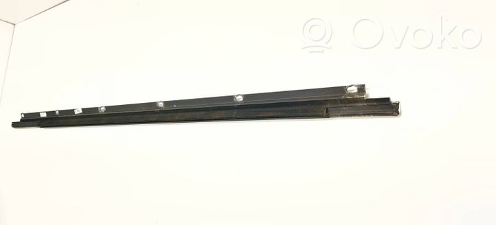 Volkswagen Golf VI Rivestimento modanatura del vetro della portiera anteriore 1K5837475D