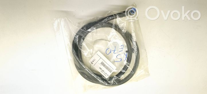 BMW X5 E70 Wąż / Przewód spryskiwacza lampy przedniej 61677267800