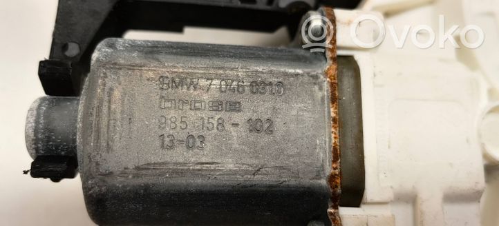 BMW 7 F01 F02 F03 F04 Elektryczny podnośnik szyby drzwi tylnych 7046031