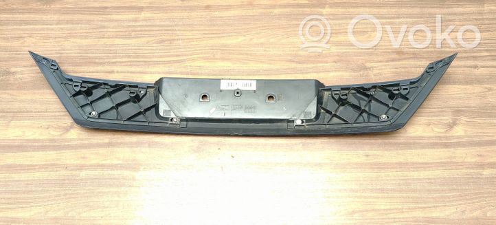 BMW 7 E65 E66 Rivestimento portellone 51138223241