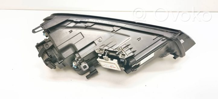 Volkswagen Touareg II Faro/fanale 1ZS01032805