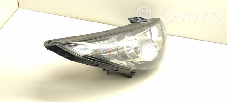 Hyundai ix35 Lampa przednia 921022Y