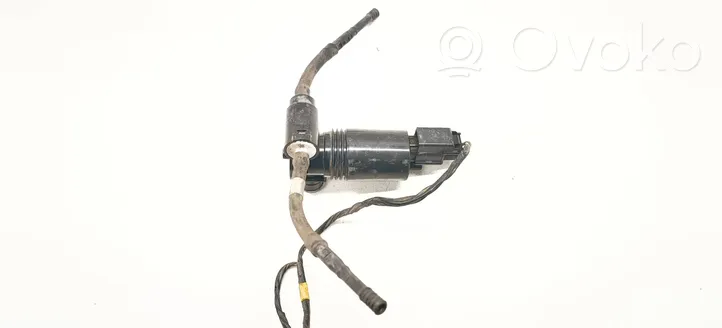 Volvo V70 Windscreen/windshield washer pump 1007149