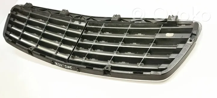 Mercedes-Benz E W211 Grille de calandre avant A2118800383