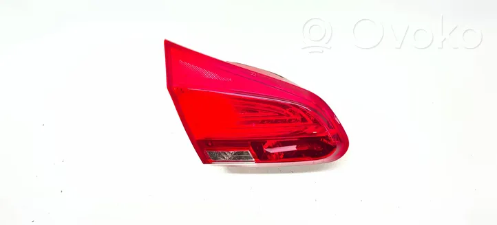 KIA Ceed Lampy tylnej klapy bagażnika 92403A20