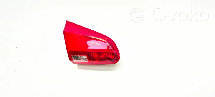 KIA Ceed Lampy tylnej klapy bagażnika 92403A20