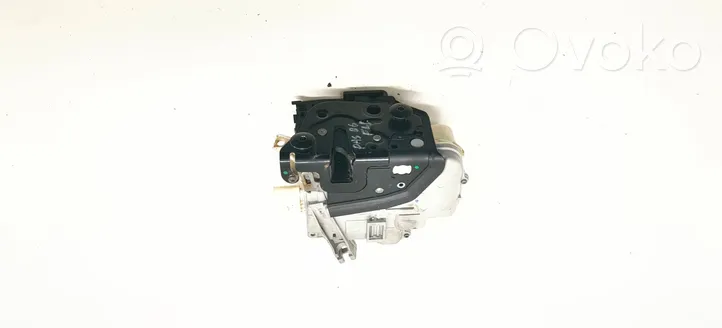 Volkswagen PASSAT B7 Zamek drzwi przednich 3C1837015A