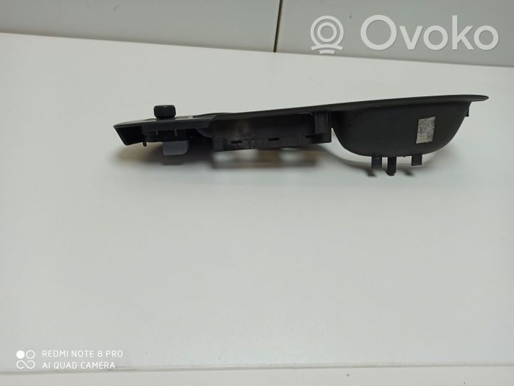 Volkswagen PASSAT B6 Front door interior handle 