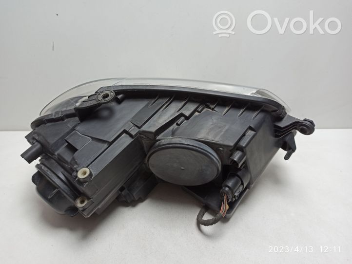 Volkswagen Touran I Lampa przednia 