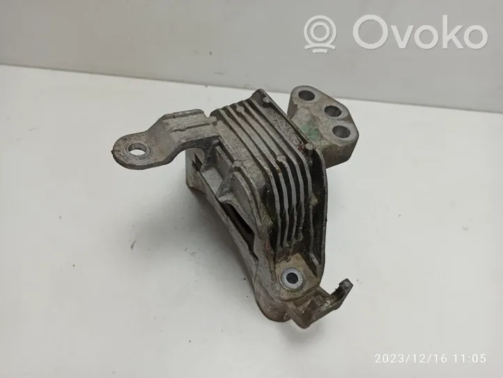 Opel Astra J Engine mount bracket 