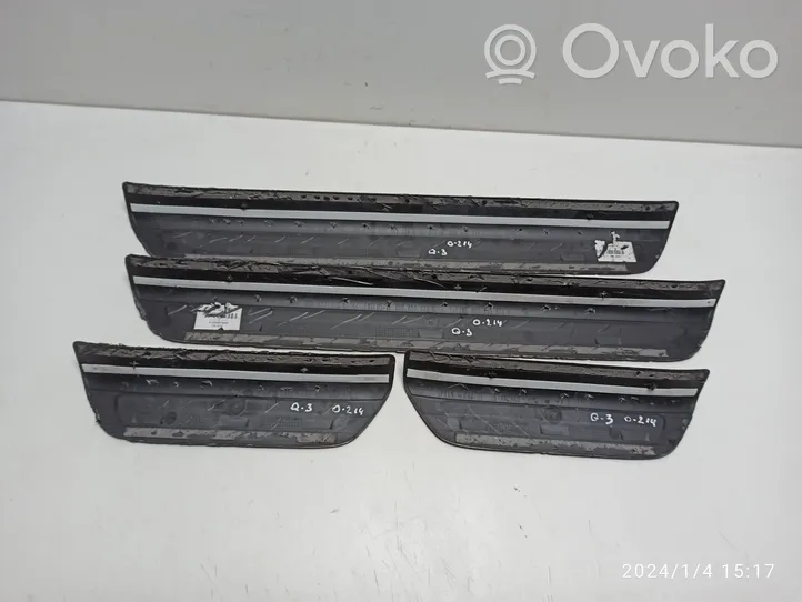 Audi Q3 8U Garniture de protection de seuil intérieur 