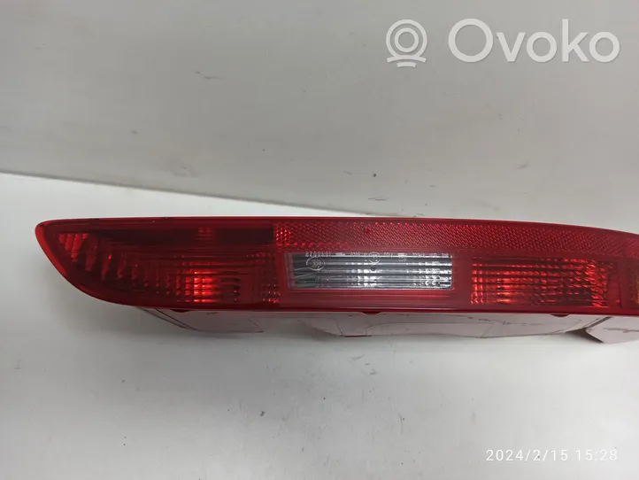 Audi Q3 8U Задний бампер фонарь 