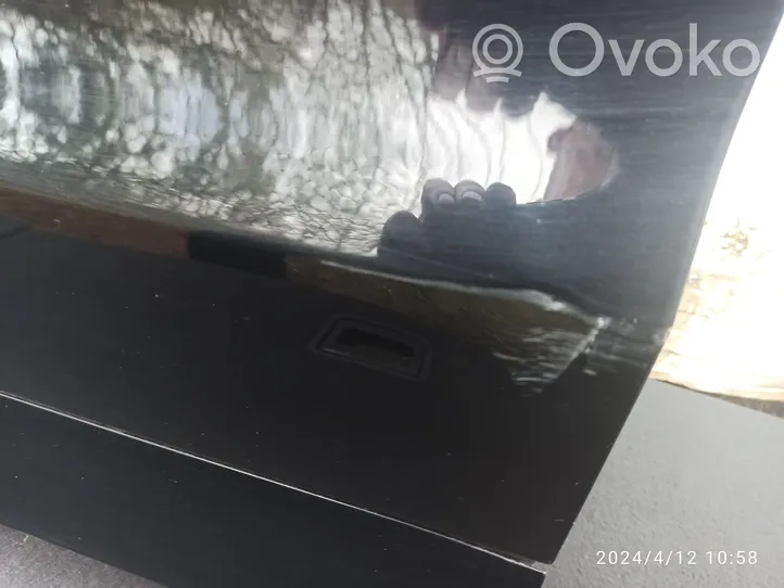 Audi Q3 8U Front door 