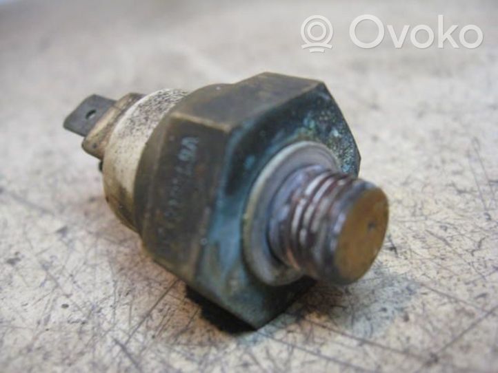 Audi 80 90 B3 Czujnik temperatury płynu chłodzącego 053910369A