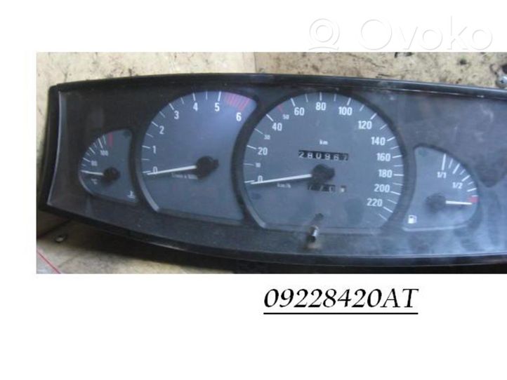 Opel Omega B1 Speedometer (instrument cluster) 09228420AT