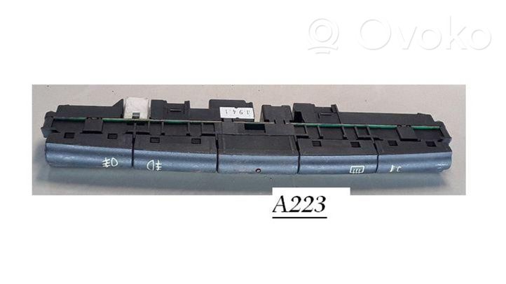 Fiat Marea Przycisk / Przełącznik ogrzewania szyby przedniej / czołowej A223
