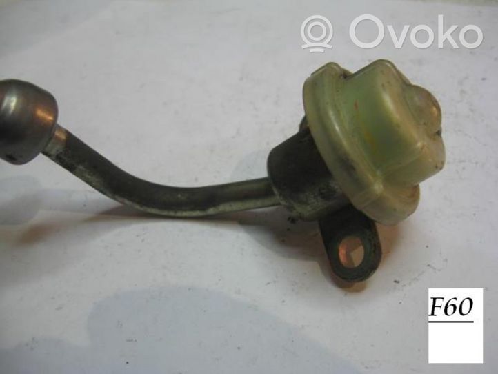 Toyota Avensis T220 Regulator ciśnienia paliwa 2327028020