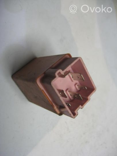 Volvo 960 Coolant fan relay 9148300