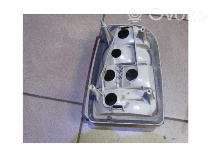 Ford Sierra Lampa tylna 83BG13A602