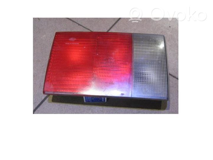 Audi A6 S6 C4 4A Lampy tylnej klapy bagażnika 4A0945093