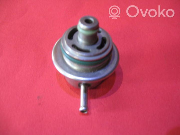 Opel Sintra Régulateur de pression de carburant 0280160515