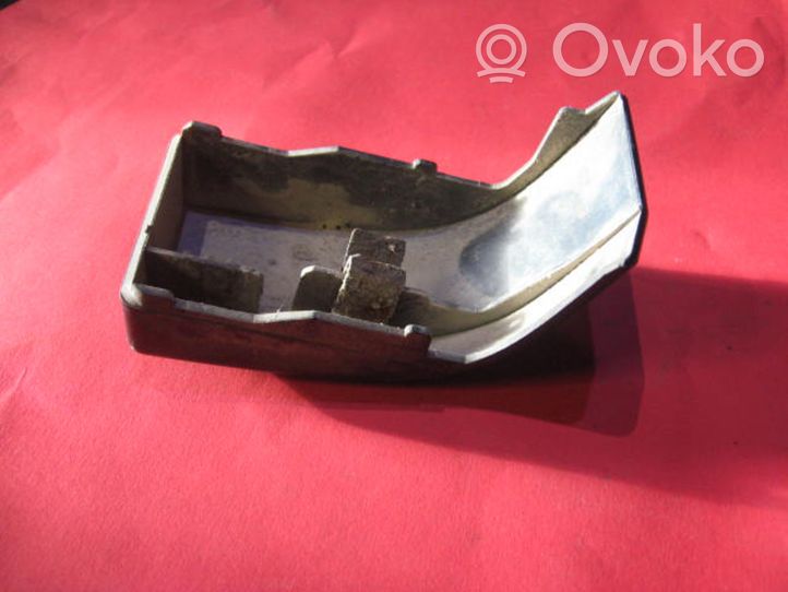 Volvo S70  V70  V70 XC Rivestimento modanatura del faro posteriore 3512420LH