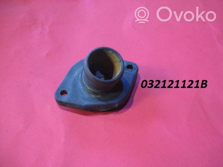 Volkswagen Golf IV Boîtier de thermostat / thermostat 032121121B