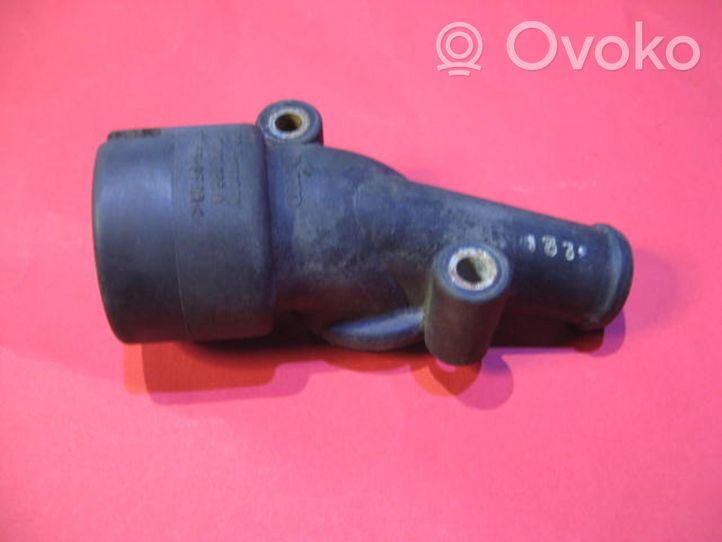 Volkswagen Golf III Tubo flessibile del liquido di raffreddamento del motore 0211211330