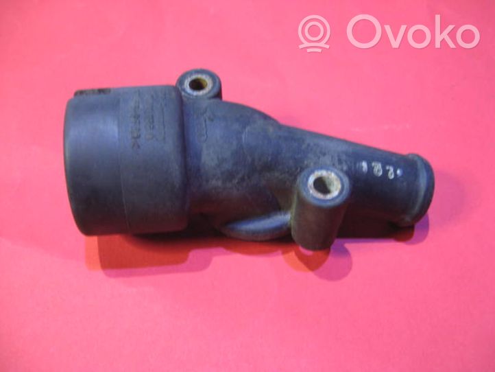 Volkswagen Vento Tuyau de liquide de refroidissement moteur 0211211330