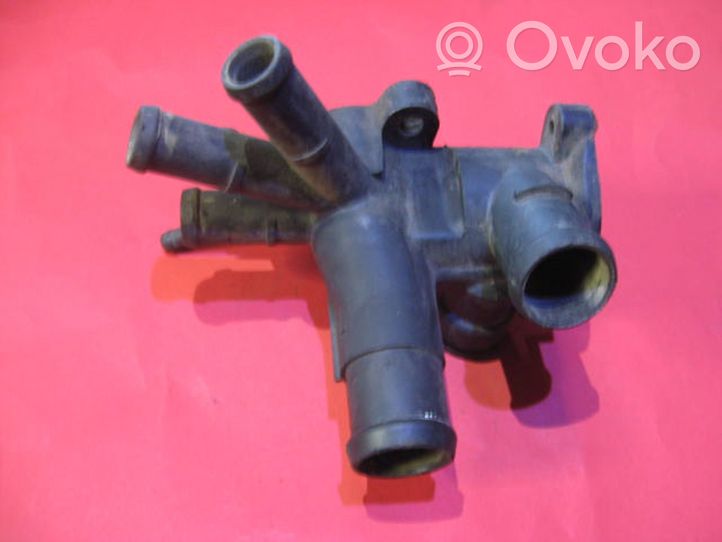 Volkswagen Golf III Termostato/alloggiamento del termostato 030121117N