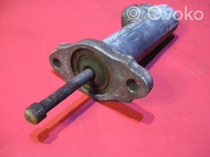 Volkswagen Golf III Clutch slave cylinder 357721261