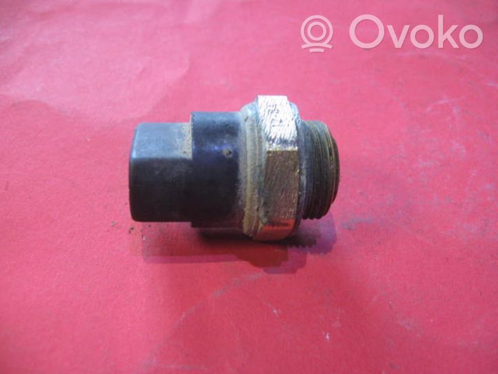 Audi 80 90 B2 Czujnik temperatury płynu chłodzącego 321959481E