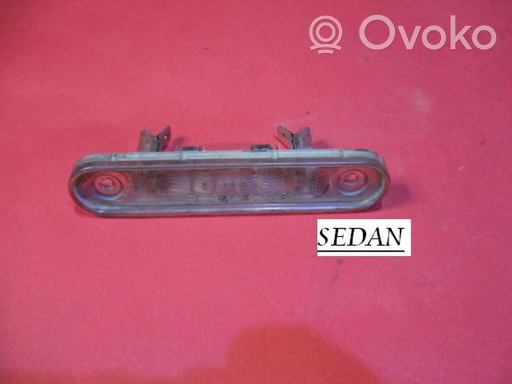 Mercedes-Benz E W124 Lampa oświetlenia tylnej tablicy rejestracyjnej 1240200256