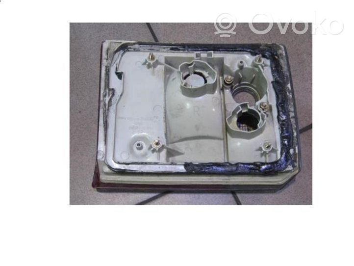 Audi 80 90 S2 B4 Lampy tylnej klapy bagażnika 8A9945094