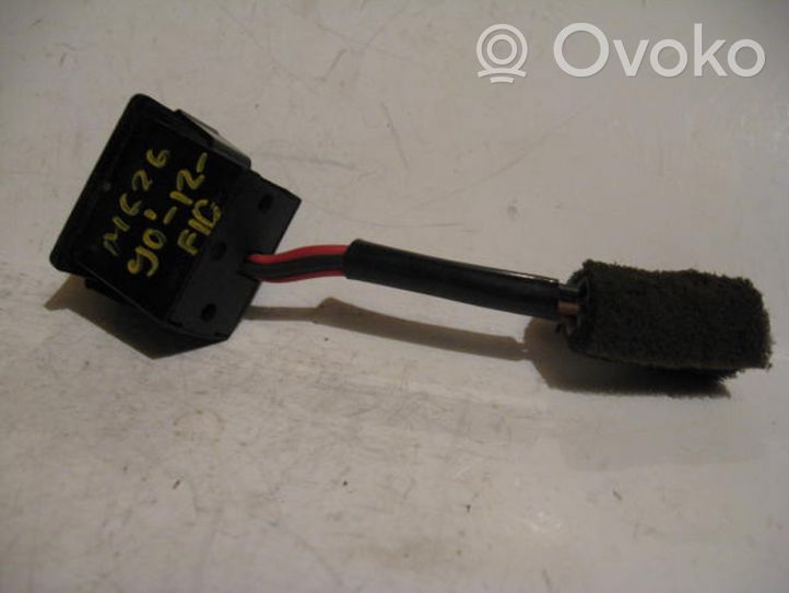 Mazda 626 Bouton interrupteur ouverture du coffre LOCK626MK3